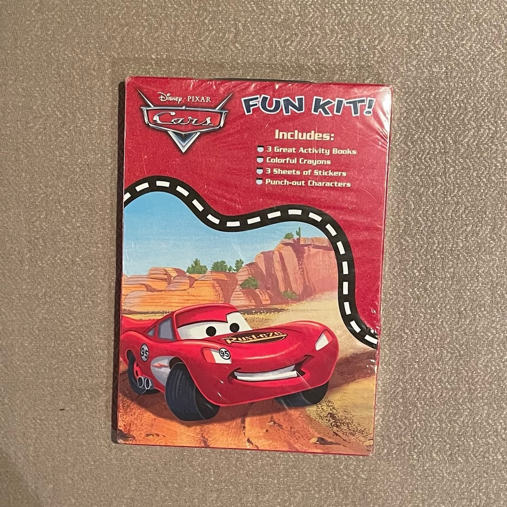 DISNEY PIXAR CARS FUN KIT